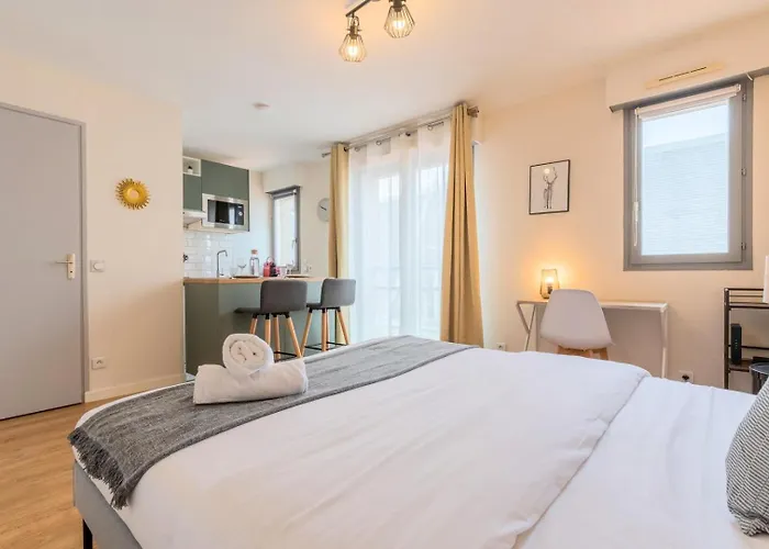 Lille Hypercentre Equipped Studio For 2 People!
